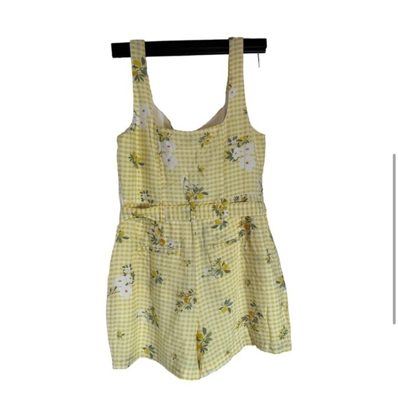 BCBGeneration Sweetheart Neckline Belt Pocket Relaxed Leg Floral Romper - Picture 5 of 10